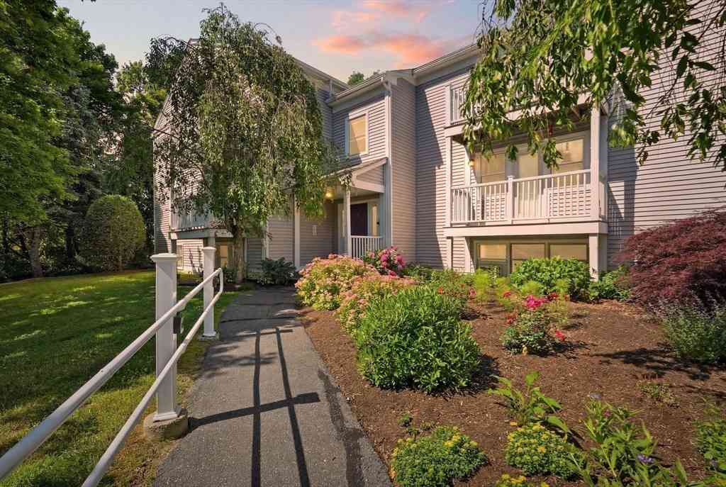 Condo For Sale - 44 Evergreen Rd #302<br/> Hampshire County, Northampton, MA 01053