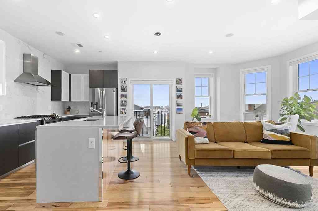 Condo For Rent - 39 Lexington #7<br/> Boston, MA 02128