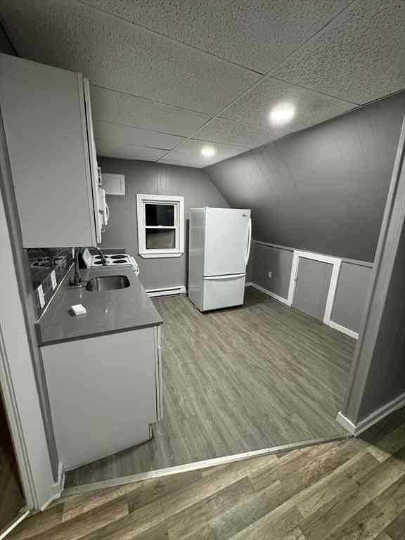 Apartment For Rent - 8 Holman Street #3<br/> Bristol County, Attleboro, MA 02703