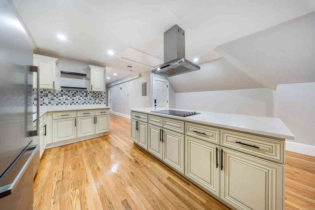 Apartment For Rent - 180 Jackson St #D<br/> Lawrence, MA 01841