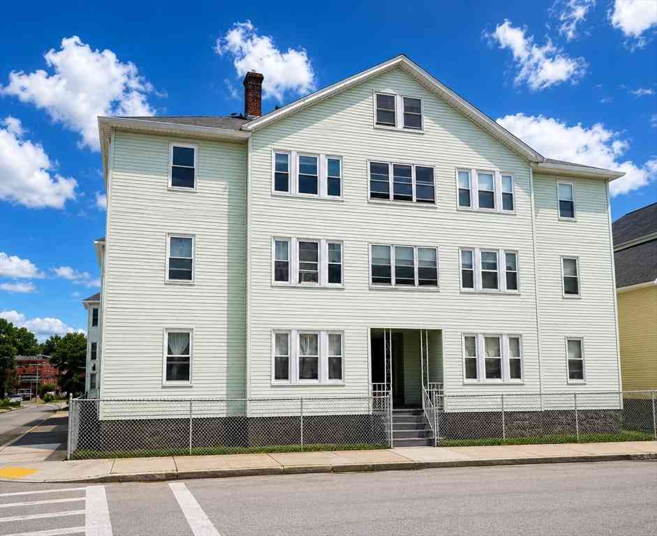 Homes For Rent - 18 Caprera Rd<br/> Worcester County, Worcester, MA 01604