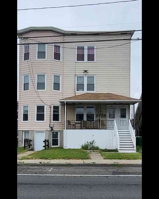 Multifamily For Rent - 514 Grattan St<br/> Hampden County, Chicopee, MA 01020