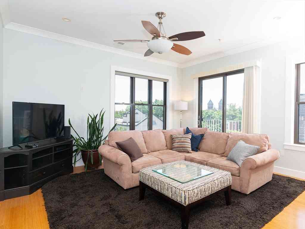 Condo For Sale - 88 B St #301<br/> Boston, MA 02127