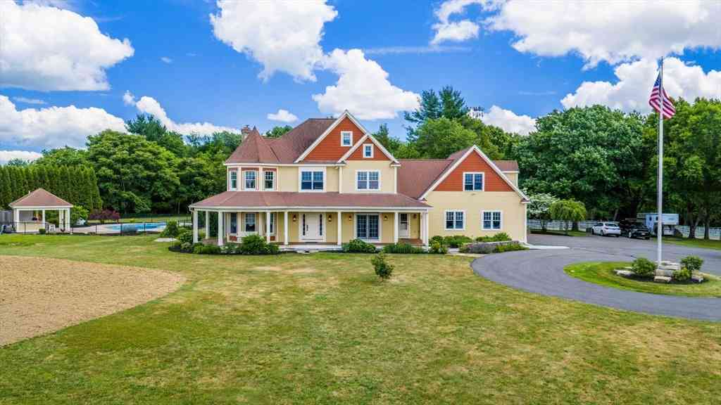 Homes For Sale - 545 Hazel St<br/> Uxbridge, MA 01569