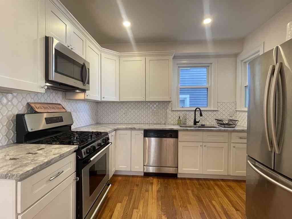 Condo For Rent - 35 Line St #1<br/> Cambridge, MA 02138
