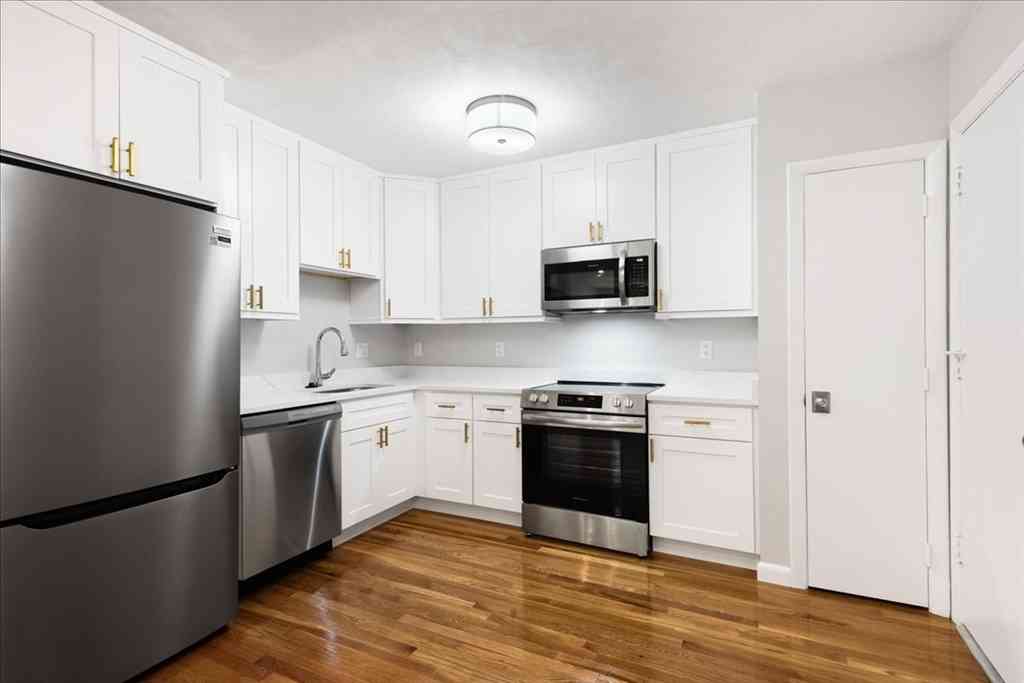 Apartment For Rent - 11 Schubert Street #8-1<br/> Boston, MA 02131