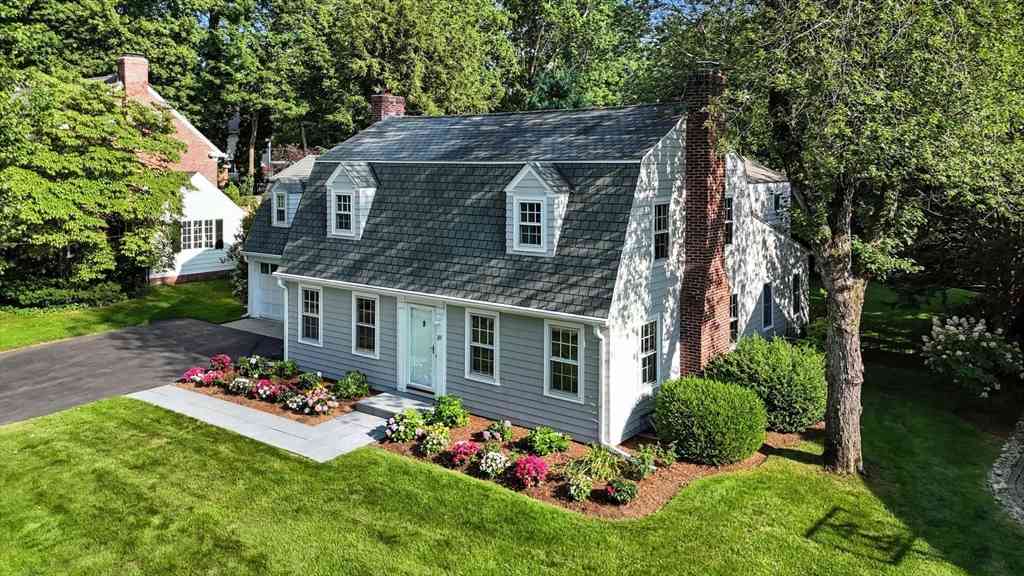 Homes For Sale - 29 Englewood Rd<br/> Longmeadow, MA 01106