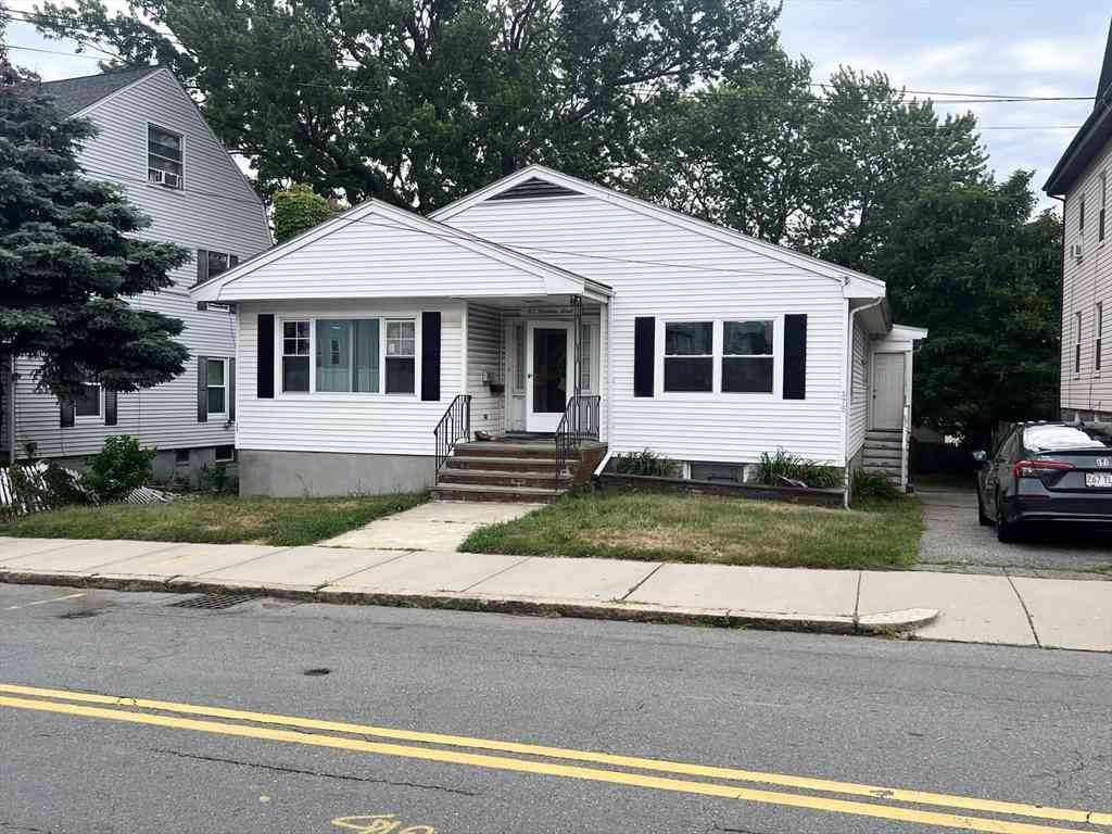 Apartment For Rent - 373 Winthrop St. #2<br/> Winthrop, MA 02152