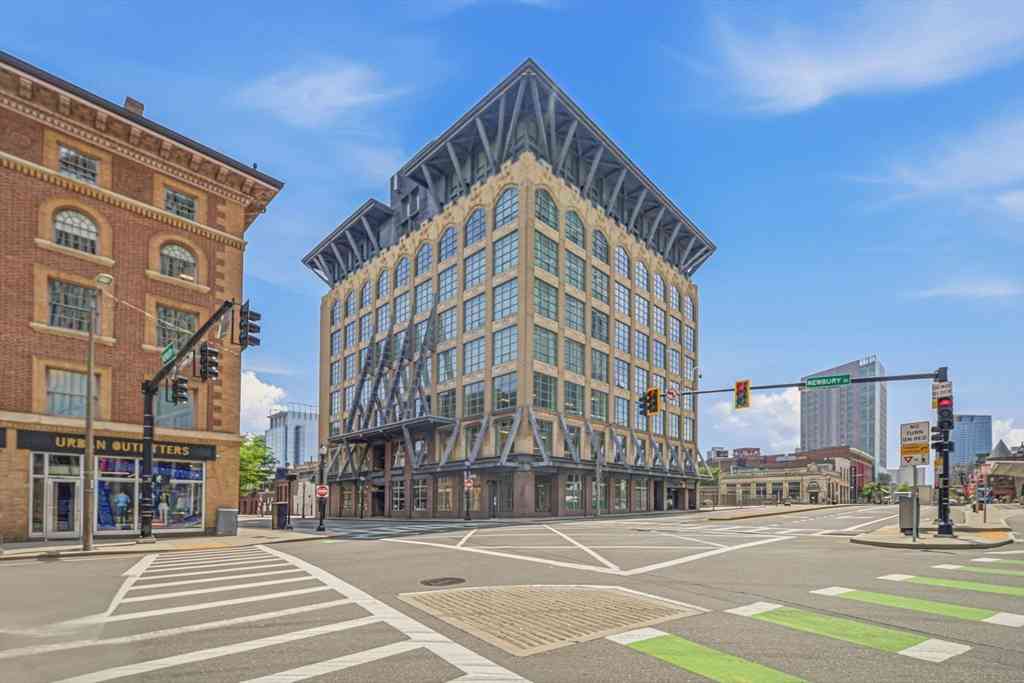 Condo For Sale - 360 Newbury St #508<br/> Boston, MA 02115