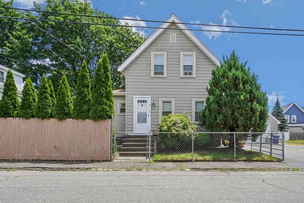 Homes For Sale - 13 Waverly St<br/> Taunton, MA 02780