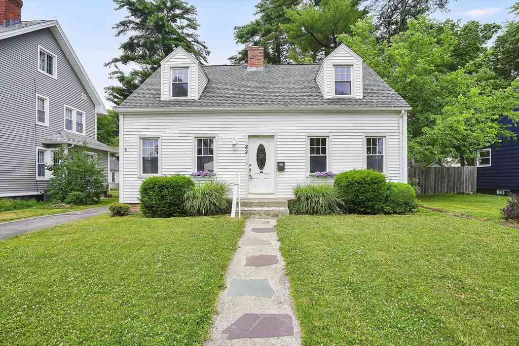 Homes For Sale - 82 Biltmore St<br/> Springfield, MA 01108