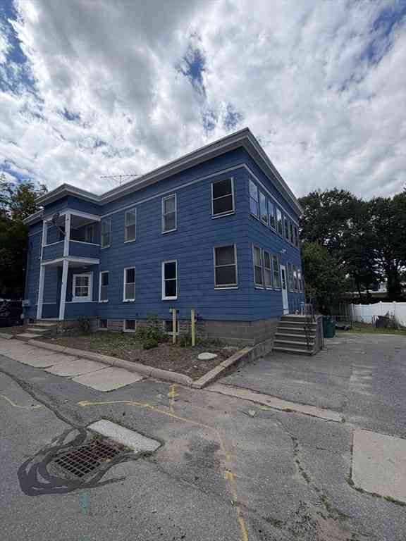 Apartment For Rent - 76 Heywood St #2<br/> Worcester County, Fitchburg, MA 01420