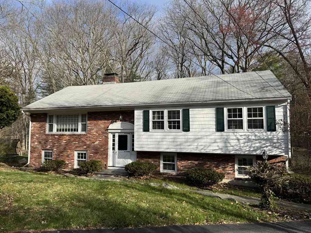Homes For Rent - 10 Greenwood Ln #1<br/> Acton, MA 01720