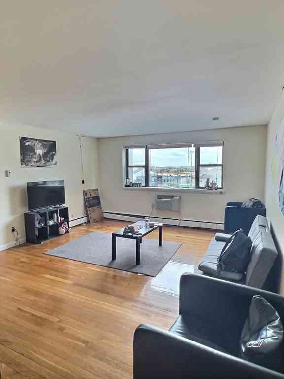 Apartment For Rent - 1039 Commonwealth Ave #27<br/> Boston, MA 02215