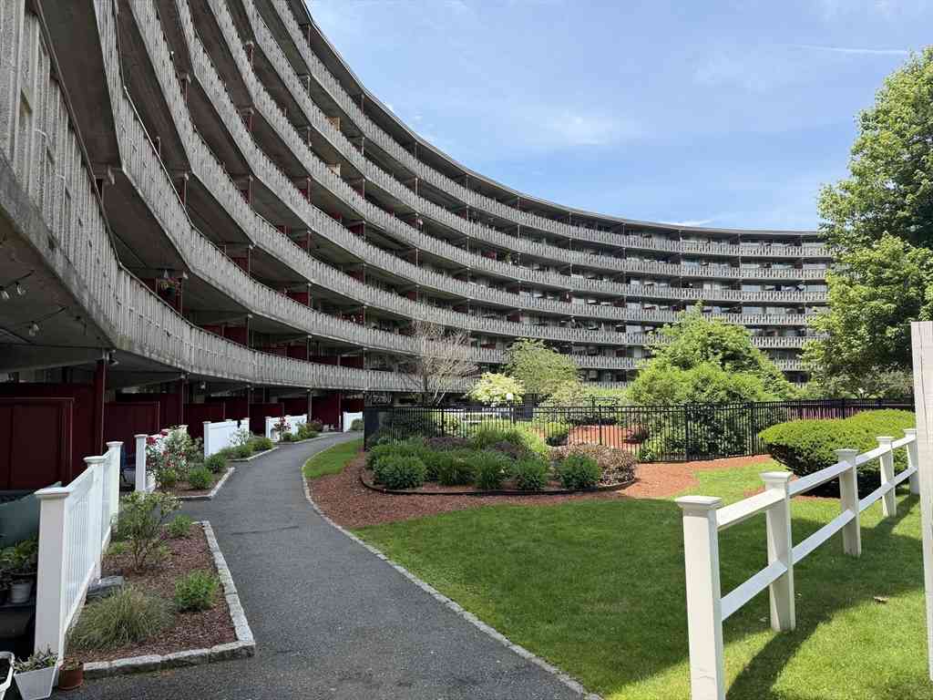 Condo For Rent - 200 Swanton St #T34<br/> Middlesex County, Winchester, MA 01890