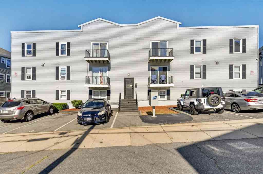 Homes For Rent - 526 3rd St<br/> Bristol County, Fall River, MA 02721