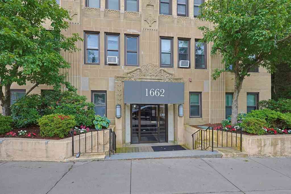 Condo For Sale - 1662 Commonwealth Ave #43<br/> Boston, MA 02135