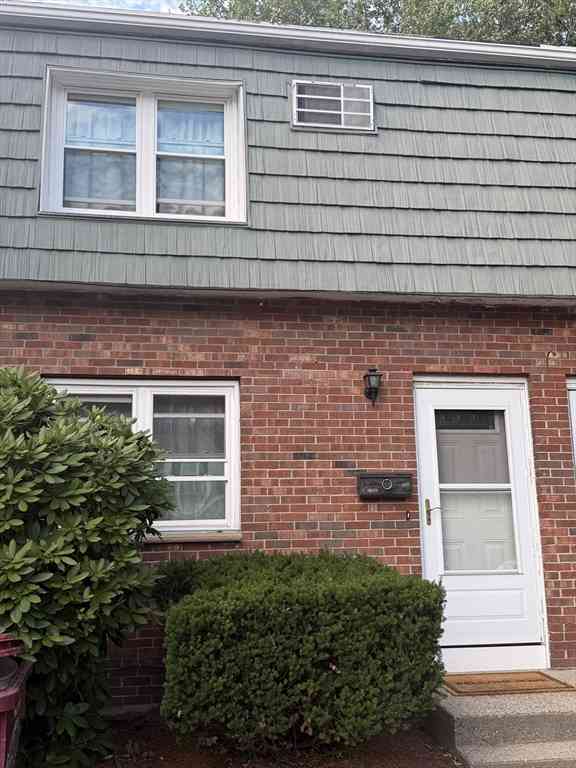 Condo For Sale - 352 Plain St #352<br/> Lowell, MA 01852