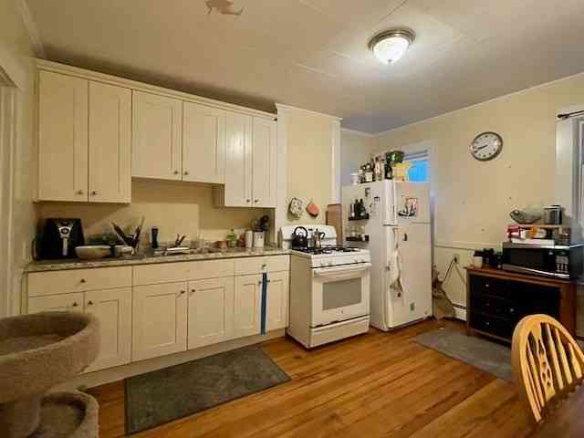 Apartment For Rent - 6 Reed Ct #3<br/> Somerville, MA 02145