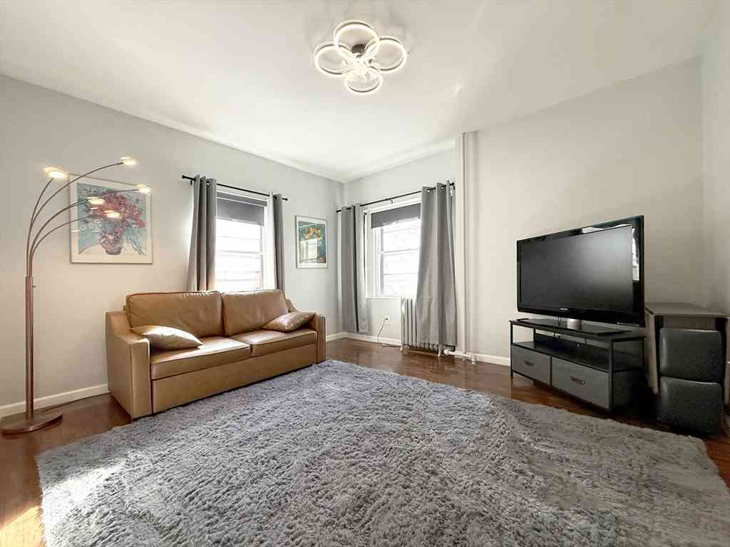 Condo For Rent - 108 Washington St #8<br/> Boston, MA 02135