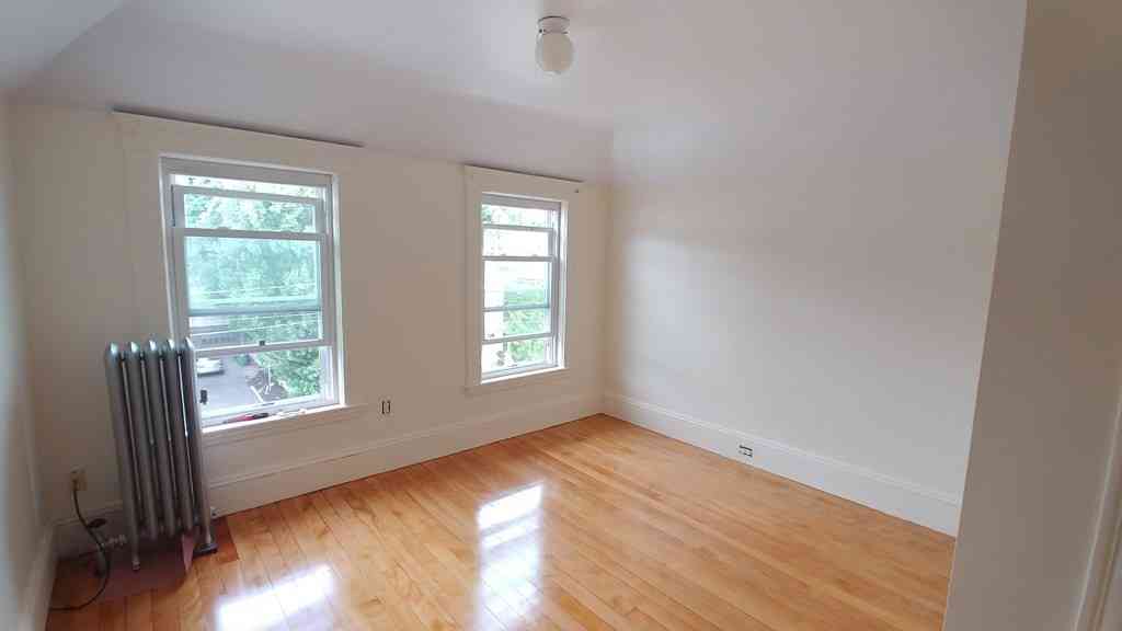 Apartment For Rent - 28 Commonwealth Rd #3<br/> Watertown, MA 02472