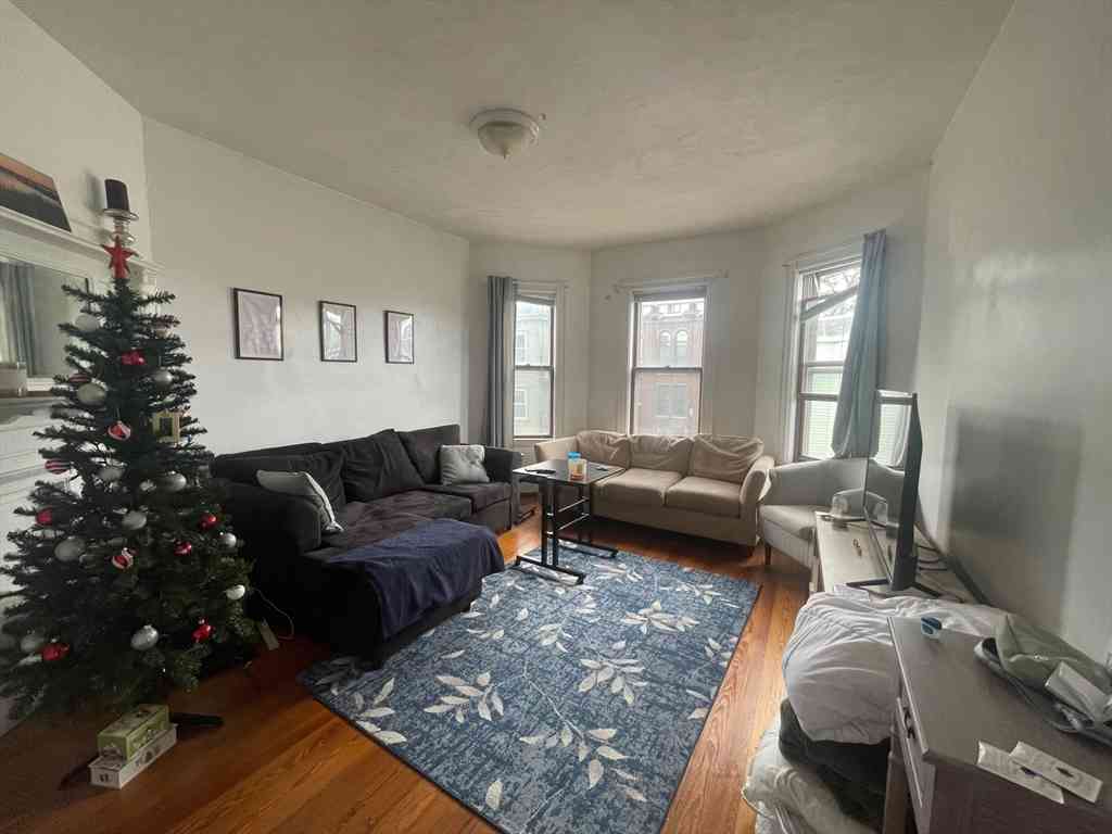 Apartment For Rent - 44 I St #3<br/> Boston, MA 02127