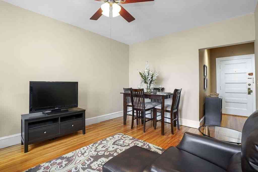 Condo For Rent - 2 Arlington #22<br/> Cambridge, MA 02140