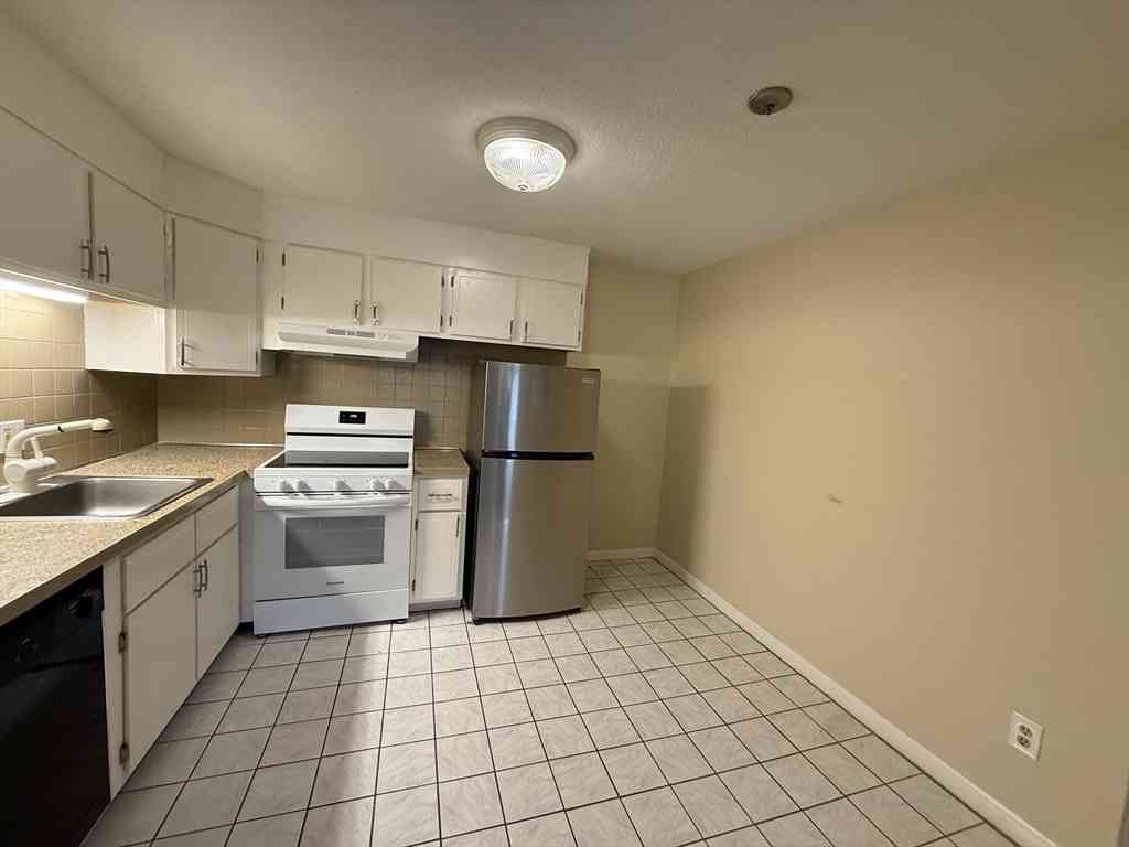 Apartment For Rent - 176 Maple Ave. #1-31<br/> Worcester County, Rutland, MA 01543