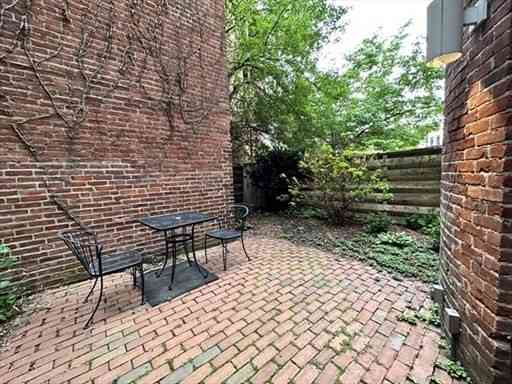 Apartment For Rent - 108 Gainsborough St #4W<br/> Suffolk County, Boston, MA 02115