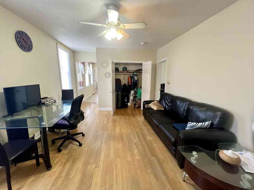 Apartment For Rent - 150 Sumner Street #1<br/> Norfolk County, Quincy, MA 02169