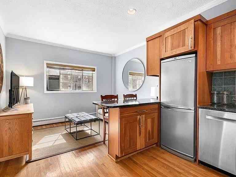 Condo For Rent - 511 Beacon #10<br/> Suffolk County, Boston, MA 02215