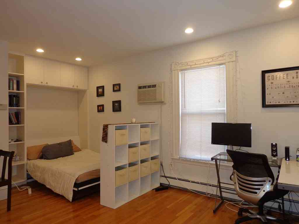Apartment For Rent - 17 Centre St #2R<br/> Cambridge, MA 02139