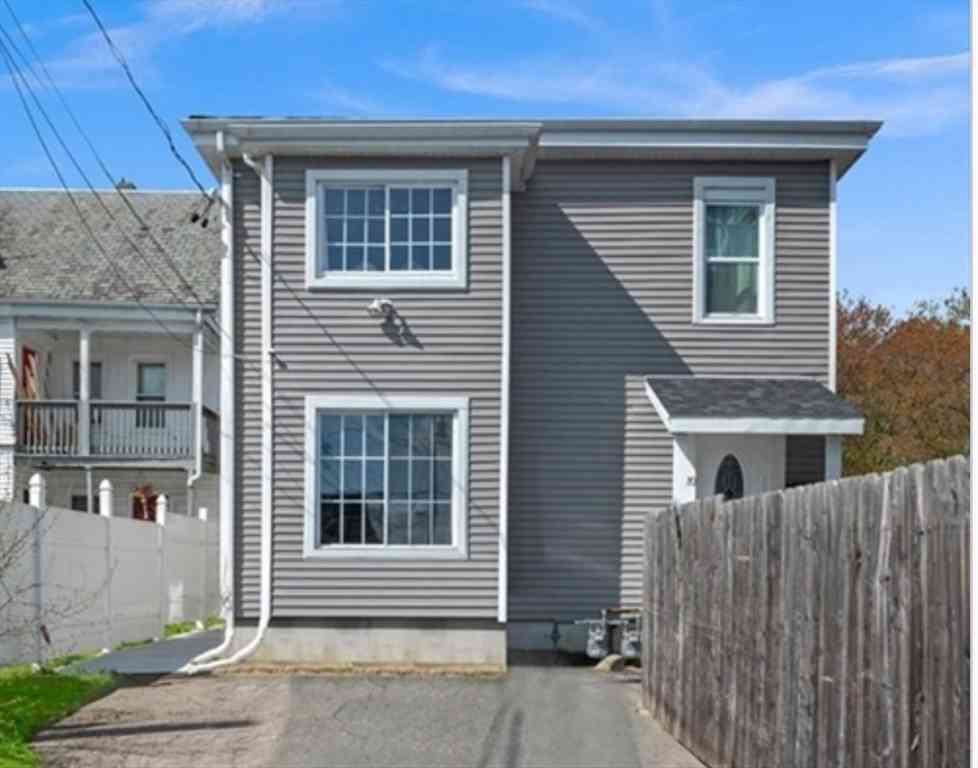 Apartment For Rent - 20 Holbrook Ave #1<br/> Plymouth County, Brockton, MA 02301