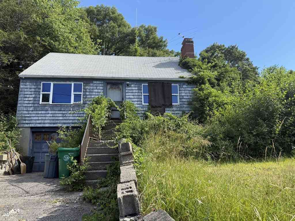 Homes For Sale - 10 Roberts Road<br/> Ashland, MA 01721