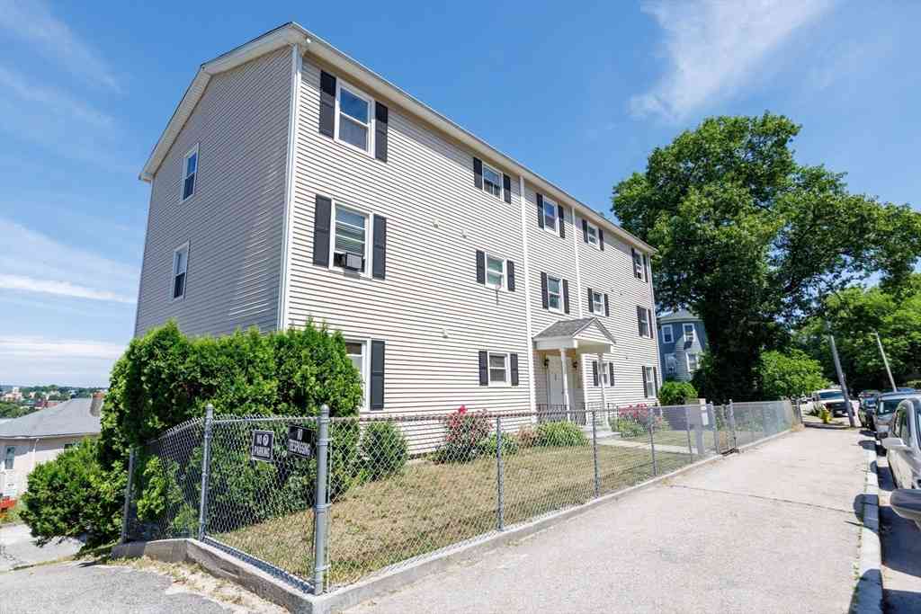 Condo For Sale - 170 Perry Ave #3A<br/> Worcester, MA 01610