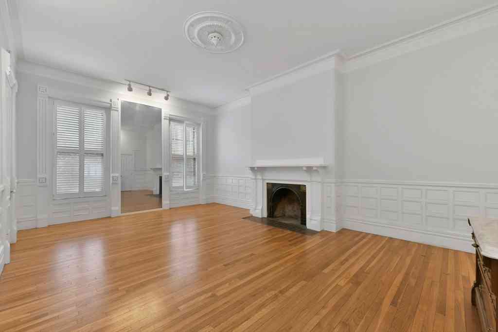 Condo For Rent - 240 Marlborough #4<br/> Boston, MA 02116