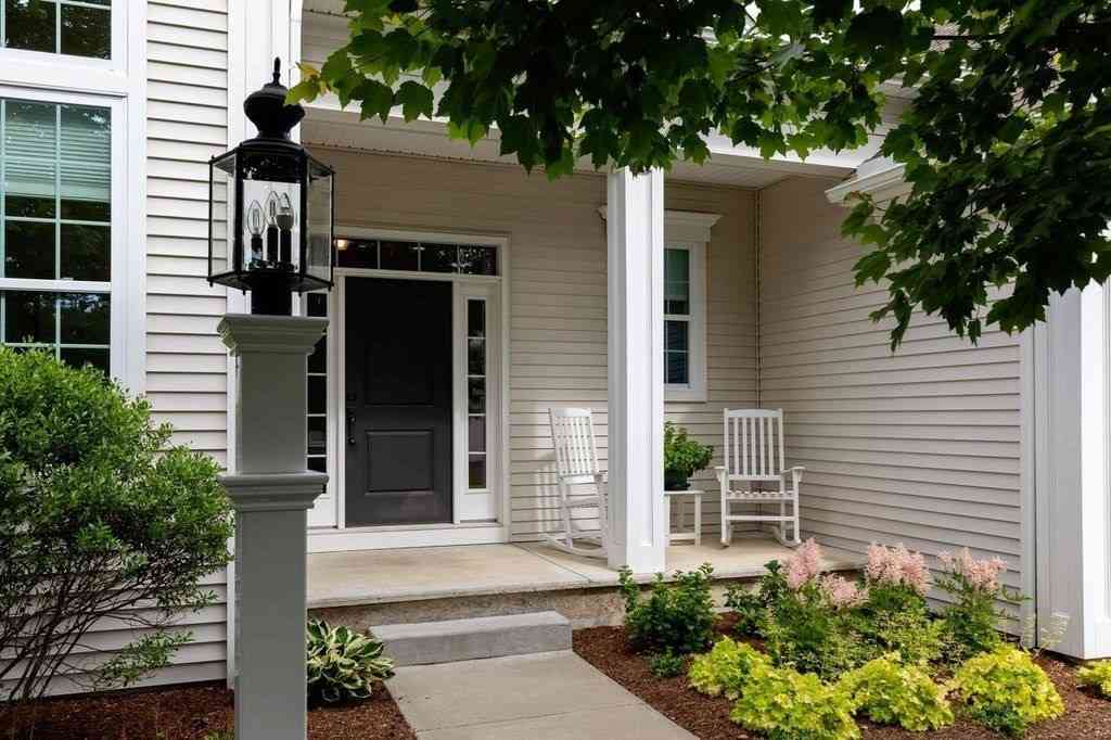 Homes For Sale - 35 Snapping Bow<br/> Plymouth, MA 02360
