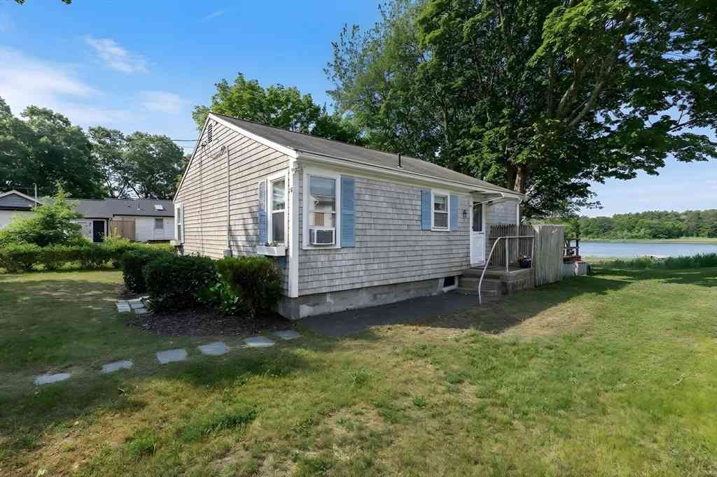 Homes For Sale - 86 Highland Shores Dr<br/> Wareham, MA 02571