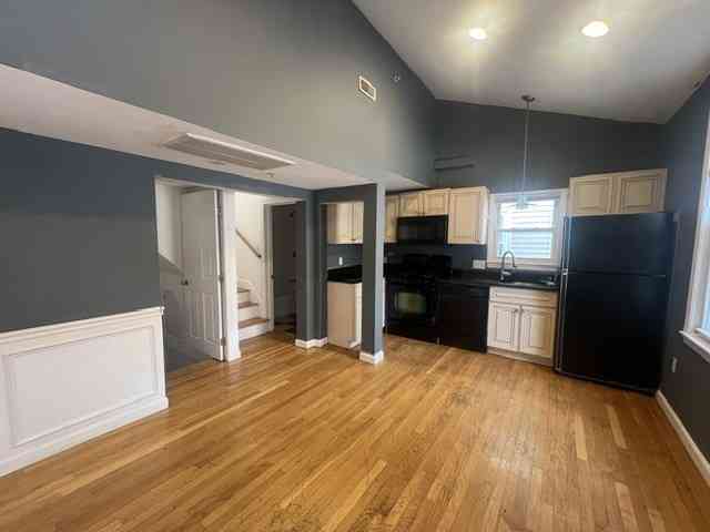 Homes For Rent - 89 Spring St #3<br/> Cambridge, MA 02141