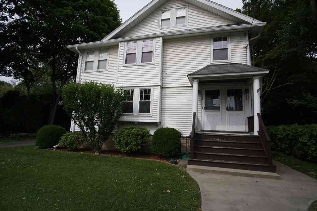 Apartment For Rent - 754 Massachusetts Avenue #1<br/> Lexington, MA 02420