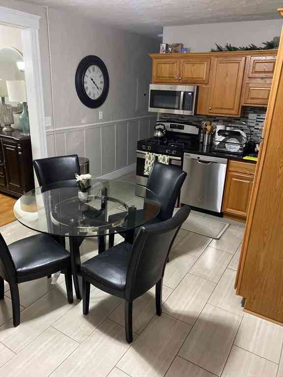 Apartment For Rent - 6 Reed Ave #2<br/> Everett, MA 02149