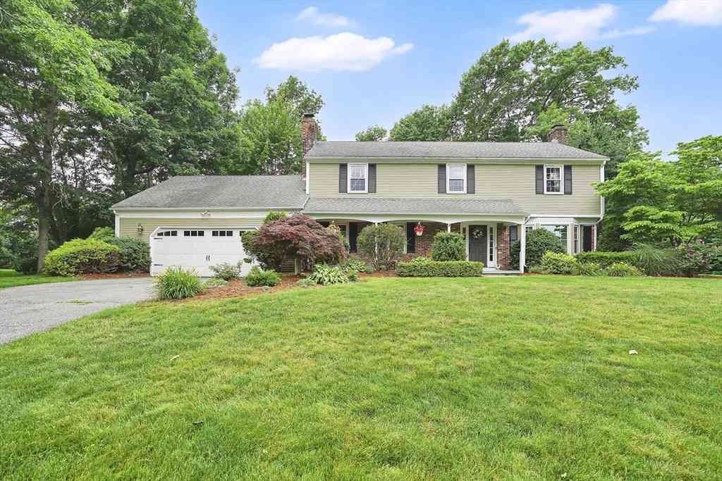Homes For Sale - 27 Eastwood Dr<br/> Wilbraham, MA 01095