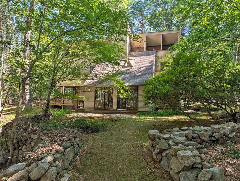 Homes For Sale - 2 High Rock Lane<br/> Hamilton, MA 01982