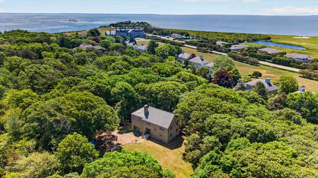 Homes For Sale - 21 Mattarest Ln<br/> Dartmouth, MA 02748