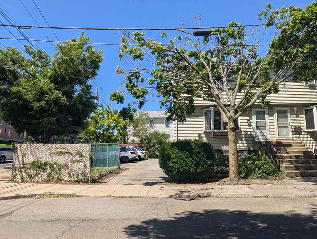 Homes For Rent - 2 Myrtle #2<br/> Somerville, MA 02145