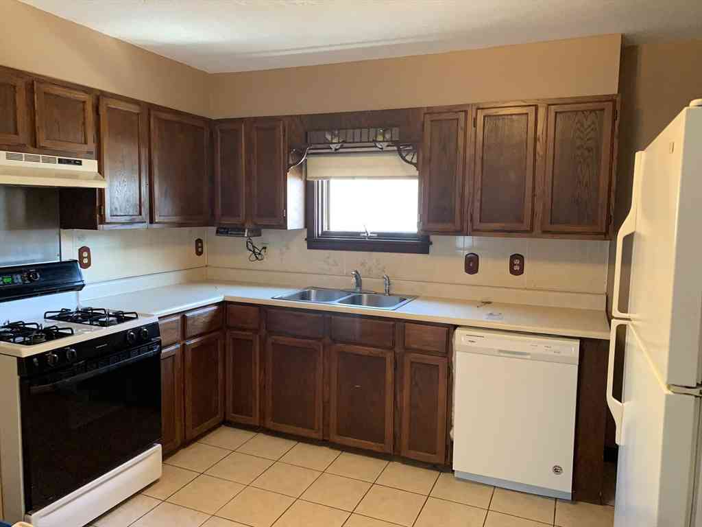 Apartment For Rent - 355 Field St. #1<br/> Fall River, MA 02721