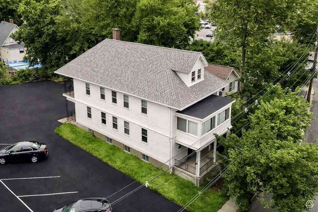 Apartment For Rent - 33 Pearl Street #1<br/> Middlesex County, Newton, MA 02458