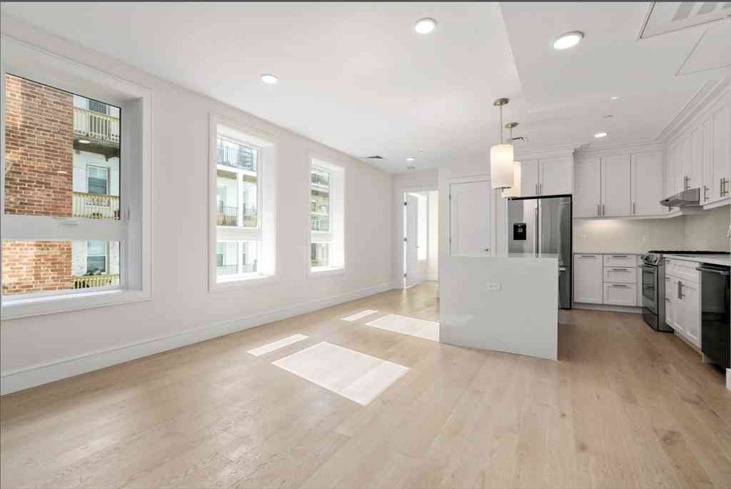 Condo For Rent - 301 Border St. #303<br/> Boston, MA 02128