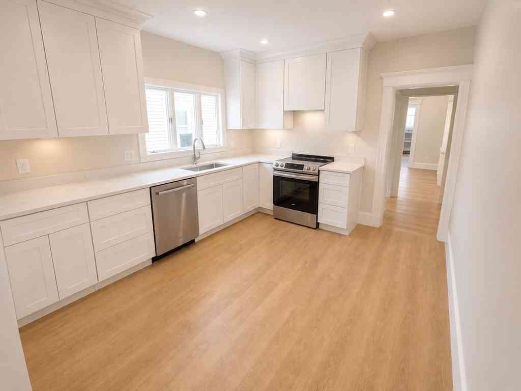 Apartment For Rent - 9 Bradford Ave #2<br/> Medford, MA 02155