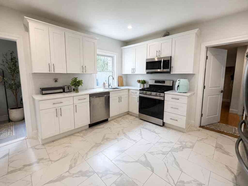 Homes For Rent - 33 Middle Street #A<br/> Newton, MA 02458